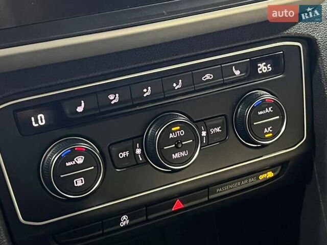 Чорний Фольксваген Atlas, об'ємом двигуна 3.6 л та пробігом 88 тис. км за 26500 $, фото 22 на Automoto.ua