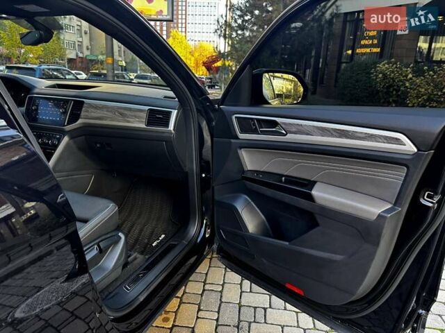 Черный Фольксваген Atlas, объемом двигателя 3.6 л и пробегом 69 тыс. км за 27500 $, фото 8 на Automoto.ua