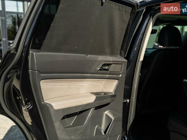 Черный Фольксваген Atlas, объемом двигателя 3.6 л и пробегом 111 тыс. км за 29800 $, фото 48 на Automoto.ua