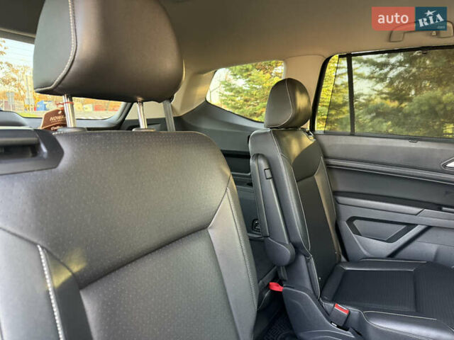 Черный Фольксваген Atlas, объемом двигателя 3.6 л и пробегом 128 тыс. км за 25000 $, фото 22 на Automoto.ua