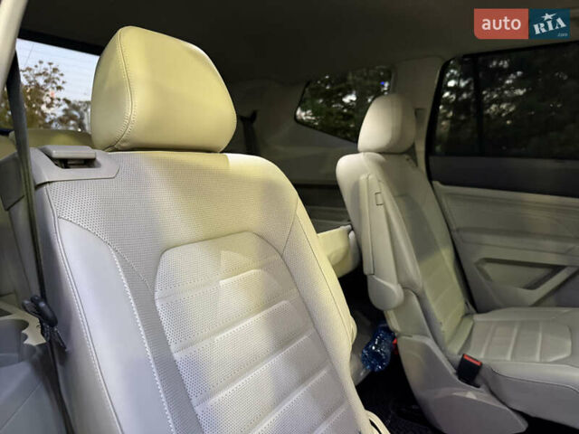 Чорний Фольксваген Atlas, об'ємом двигуна 3.6 л та пробігом 82 тис. км за 29000 $, фото 12 на Automoto.ua