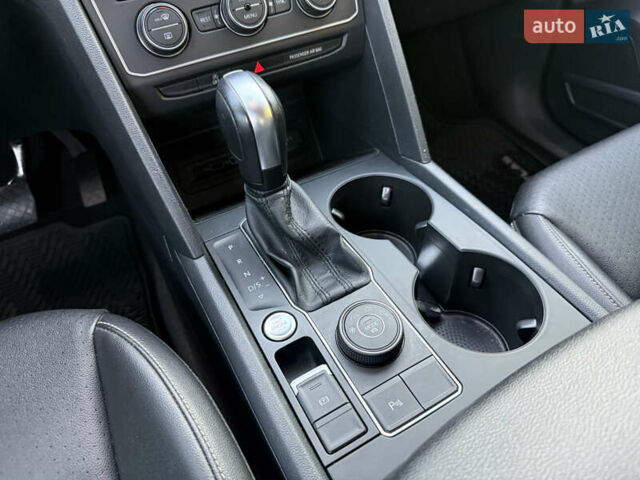 Черный Фольксваген Atlas, объемом двигателя 3.6 л и пробегом 128 тыс. км за 25000 $, фото 10 на Automoto.ua