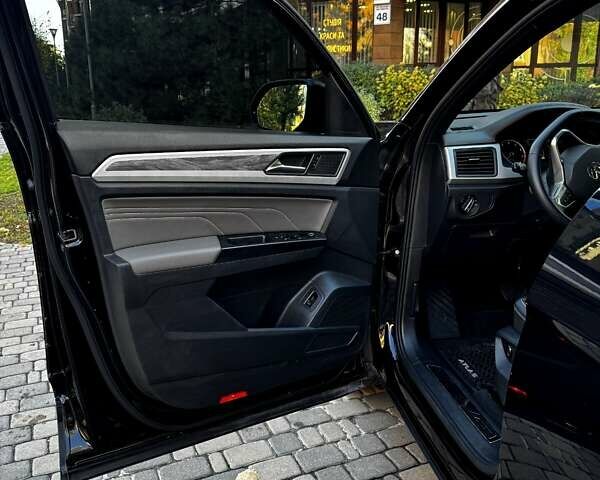 Черный Фольксваген Atlas, объемом двигателя 3.6 л и пробегом 69 тыс. км за 27500 $, фото 14 на Automoto.ua