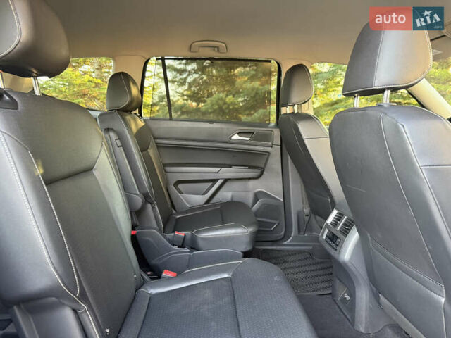 Черный Фольксваген Atlas, объемом двигателя 3.6 л и пробегом 128 тыс. км за 25000 $, фото 23 на Automoto.ua