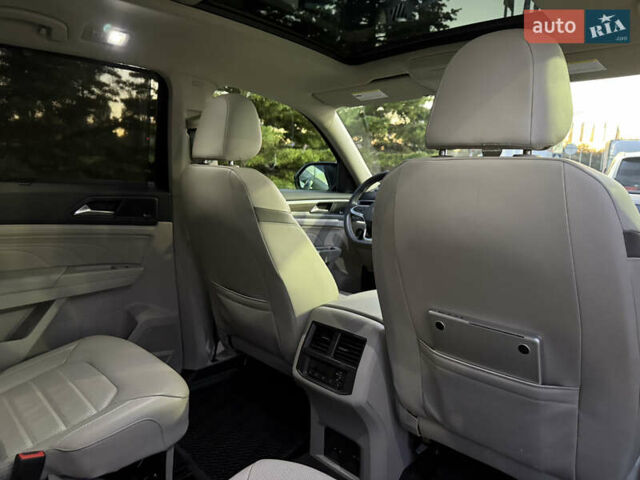 Чорний Фольксваген Atlas, об'ємом двигуна 3.6 л та пробігом 82 тис. км за 29000 $, фото 10 на Automoto.ua