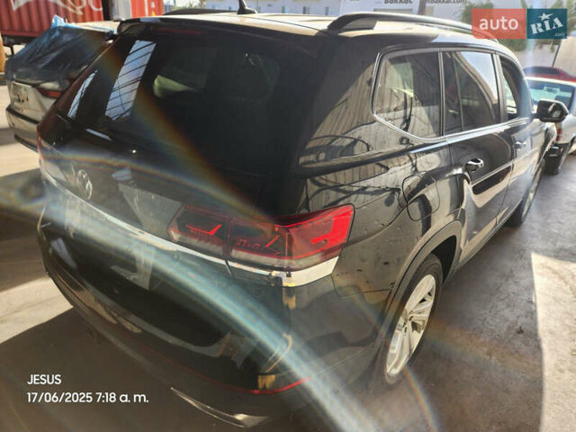 Черный Фольксваген Atlas, объемом двигателя 3.6 л и пробегом 68 тыс. км за 17950 $, фото 2 на Automoto.ua