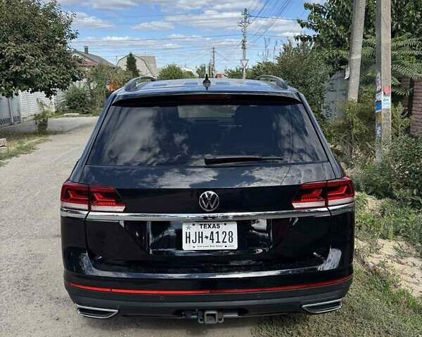 Черный Фольксваген Atlas, объемом двигателя 3.6 л и пробегом 94 тыс. км за 33000 $, фото 3 на Automoto.ua