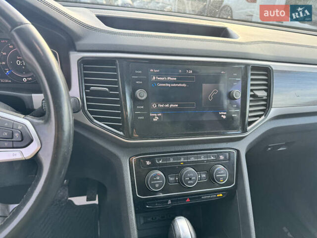 Черный Фольксваген Atlas, объемом двигателя 3.6 л и пробегом 94 тыс. км за 18600 $, фото 17 на Automoto.ua