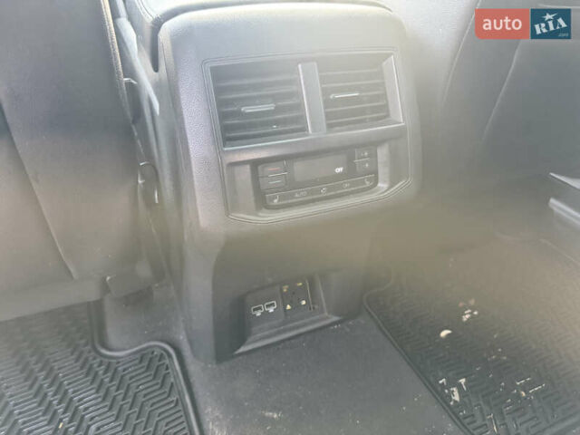 Черный Фольксваген Atlas, объемом двигателя 3.6 л и пробегом 94 тыс. км за 18600 $, фото 24 на Automoto.ua