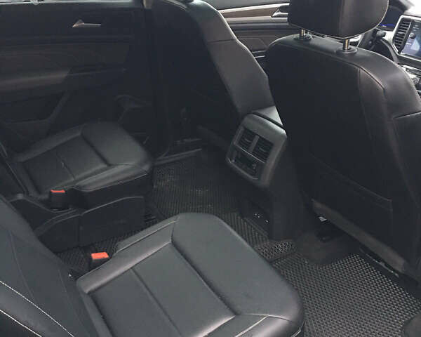 Черный Фольксваген Atlas, объемом двигателя 3.6 л и пробегом 105 тыс. км за 30000 $, фото 7 на Automoto.ua