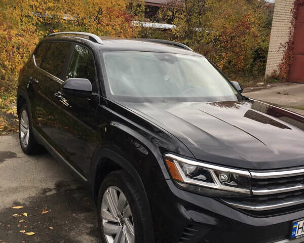 Черный Фольксваген Atlas, объемом двигателя 3.6 л и пробегом 105 тыс. км за 30000 $, фото 1 на Automoto.ua