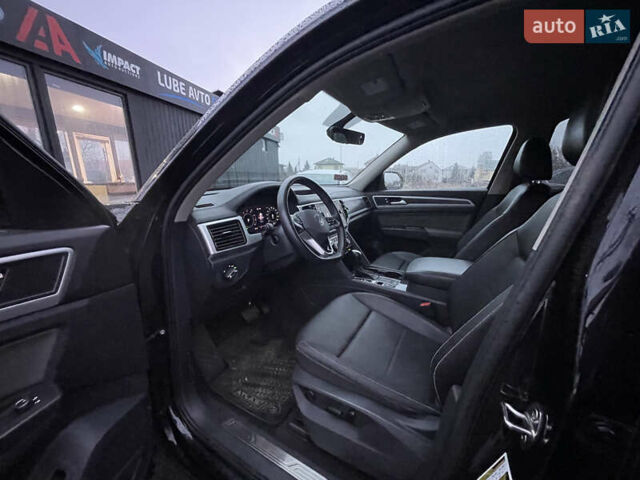 Чорний Фольксваген Atlas, об'ємом двигуна 3.6 л та пробігом 182 тис. км за 19800 $, фото 11 на Automoto.ua