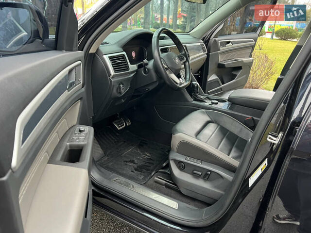 Чорний Фольксваген Atlas, об'ємом двигуна 3.6 л та пробігом 66 тис. км за 33200 $, фото 13 на Automoto.ua