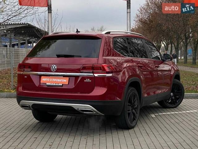 Красный Фольксваген Atlas, объемом двигателя 3.6 л и пробегом 98 тыс. км за 22900 $, фото 5 на Automoto.ua