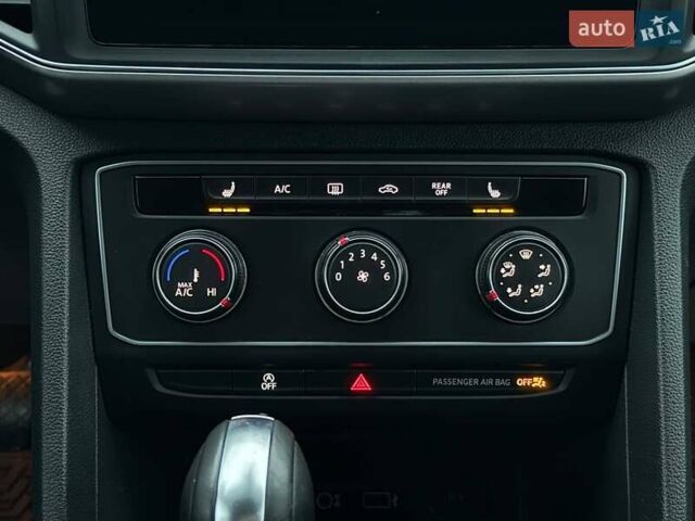 Красный Фольксваген Atlas, объемом двигателя 3.6 л и пробегом 98 тыс. км за 19500 $, фото 13 на Automoto.ua