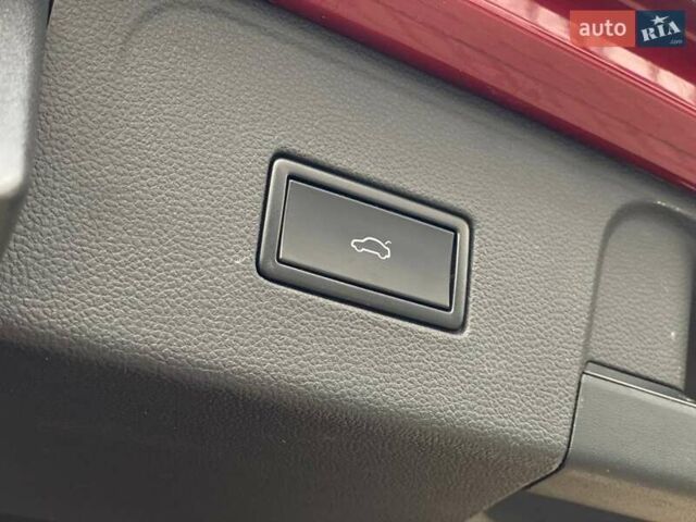 Красный Фольксваген Atlas, объемом двигателя 3.6 л и пробегом 98 тыс. км за 22900 $, фото 23 на Automoto.ua