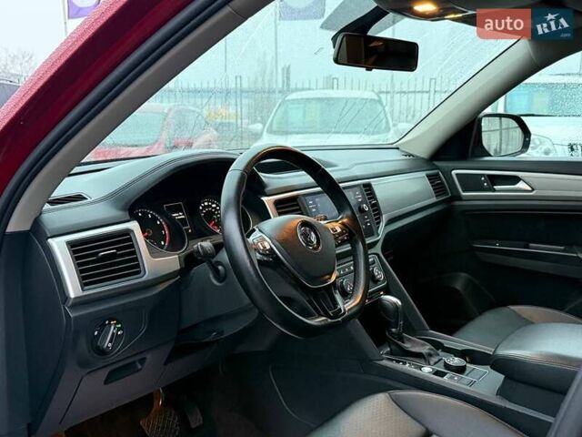 Красный Фольксваген Atlas, объемом двигателя 3.6 л и пробегом 98 тыс. км за 19500 $, фото 9 на Automoto.ua
