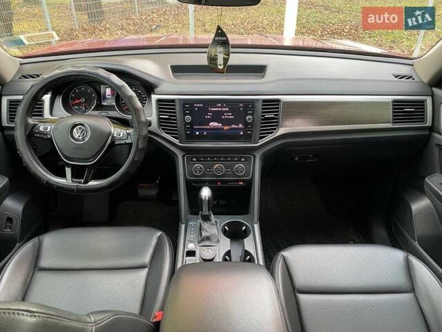 Красный Фольксваген Atlas, объемом двигателя 3.6 л и пробегом 98 тыс. км за 22900 $, фото 14 на Automoto.ua