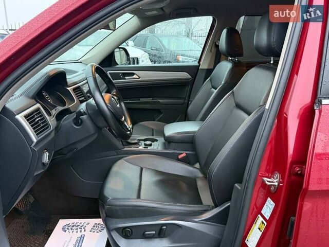 Красный Фольксваген Atlas, объемом двигателя 3.6 л и пробегом 98 тыс. км за 19500 $, фото 17 на Automoto.ua