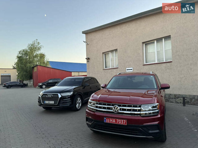 Красный Фольксваген Atlas, объемом двигателя 2 л и пробегом 183 тыс. км за 16900 $, фото 120 на Automoto.ua