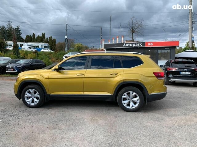 Желтый Фольксваген Atlas, объемом двигателя 3.6 л и пробегом 122 тыс. км за 27290 $, фото 7 на Automoto.ua