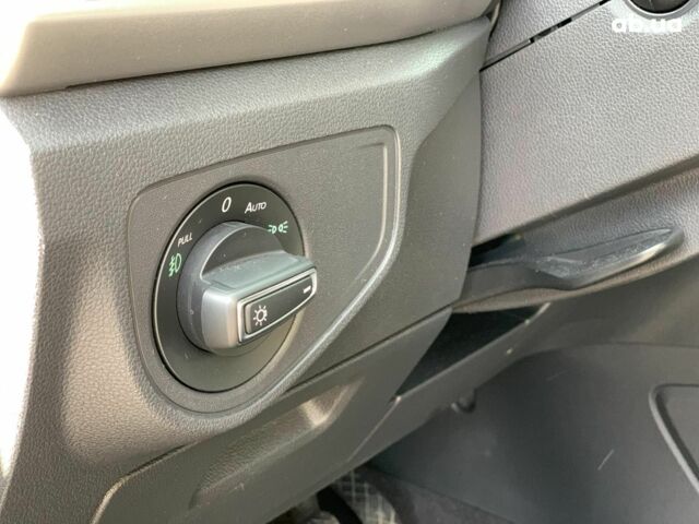 Желтый Фольксваген Atlas, объемом двигателя 3.6 л и пробегом 122 тыс. км за 27290 $, фото 29 на Automoto.ua