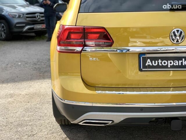 Желтый Фольксваген Atlas, объемом двигателя 3.6 л и пробегом 122 тыс. км за 27290 $, фото 13 на Automoto.ua