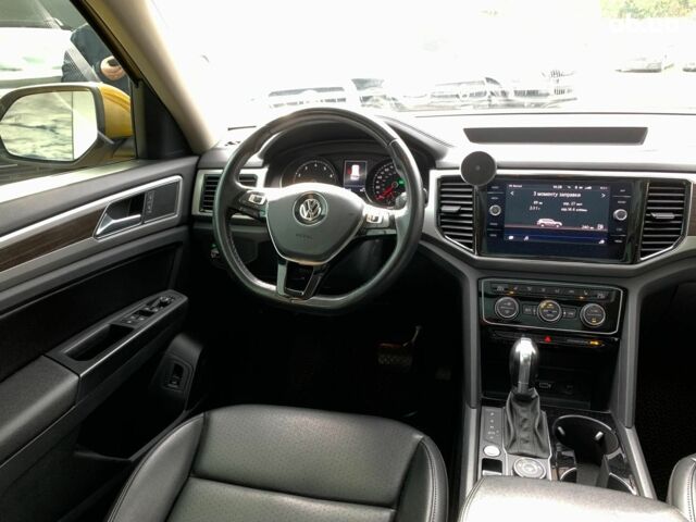 Желтый Фольксваген Atlas, объемом двигателя 3.6 л и пробегом 122 тыс. км за 27290 $, фото 32 на Automoto.ua