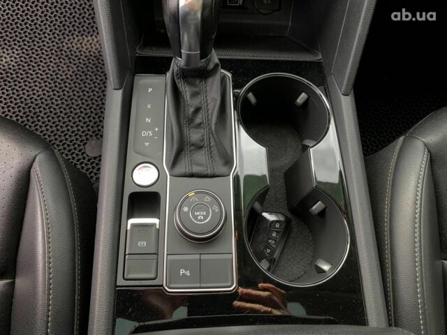 Желтый Фольксваген Atlas, объемом двигателя 3.6 л и пробегом 122 тыс. км за 27290 $, фото 38 на Automoto.ua