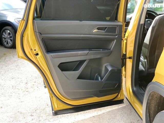 Желтый Фольксваген Atlas, объемом двигателя 3.6 л и пробегом 122 тыс. км за 27290 $, фото 25 на Automoto.ua