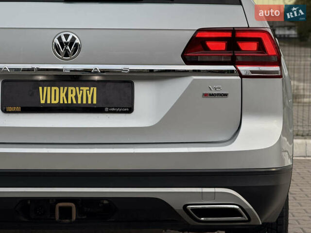 Серый Фольксваген Atlas, объемом двигателя 3.6 л и пробегом 129 тыс. км за 21900 $, фото 18 на Automoto.ua