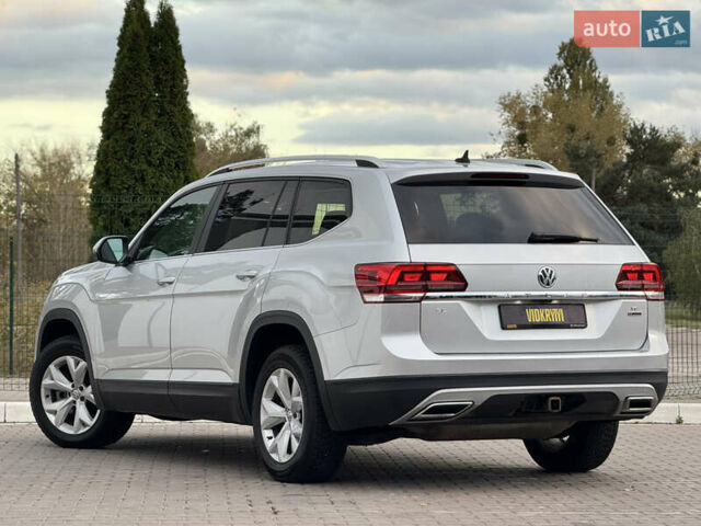 Серый Фольксваген Atlas, объемом двигателя 3.6 л и пробегом 129 тыс. км за 21900 $, фото 8 на Automoto.ua