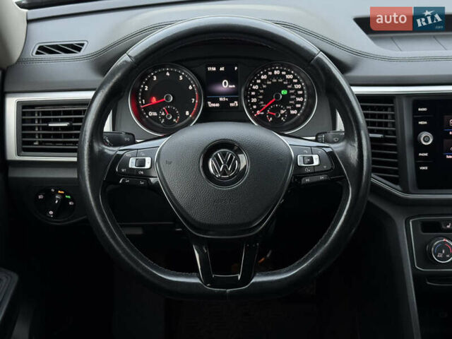 Серый Фольксваген Atlas, объемом двигателя 3.6 л и пробегом 129 тыс. км за 21900 $, фото 24 на Automoto.ua