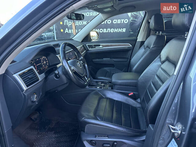 Серый Фольксваген Atlas, объемом двигателя 3.6 л и пробегом 143 тыс. км за 24300 $, фото 8 на Automoto.ua