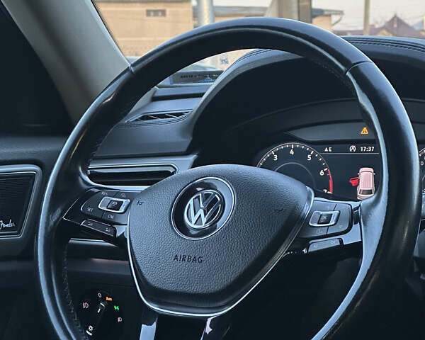 Серый Фольксваген Atlas, объемом двигателя 3.6 л и пробегом 143 тыс. км за 24300 $, фото 16 на Automoto.ua