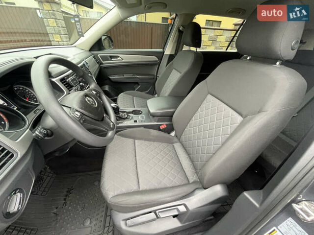 Серый Фольксваген Atlas, объемом двигателя 3.6 л и пробегом 74 тыс. км за 18999 $, фото 31 на Automoto.ua