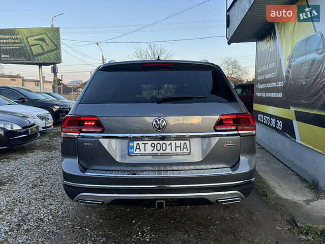 Серый Фольксваген Atlas, объемом двигателя 3.6 л и пробегом 143 тыс. км за 24300 $, фото 5 на Automoto.ua
