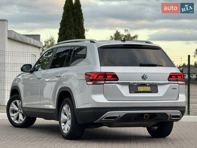 Серый Фольксваген Atlas, объемом двигателя 3.6 л и пробегом 129 тыс. км за 21900 $, фото 7 на Automoto.ua