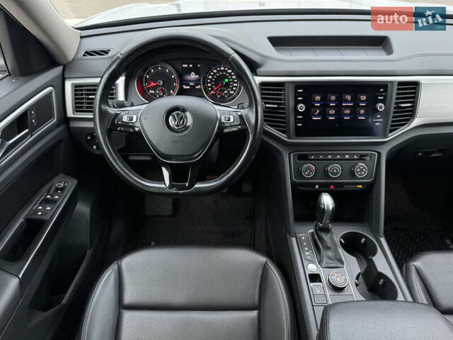 Серый Фольксваген Atlas, объемом двигателя 3.6 л и пробегом 129 тыс. км за 21900 $, фото 25 на Automoto.ua