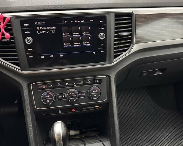 Сірий Фольксваген Atlas, об'ємом двигуна 3.6 л та пробігом 100 тис. км за 25000 $, фото 12 на Automoto.ua