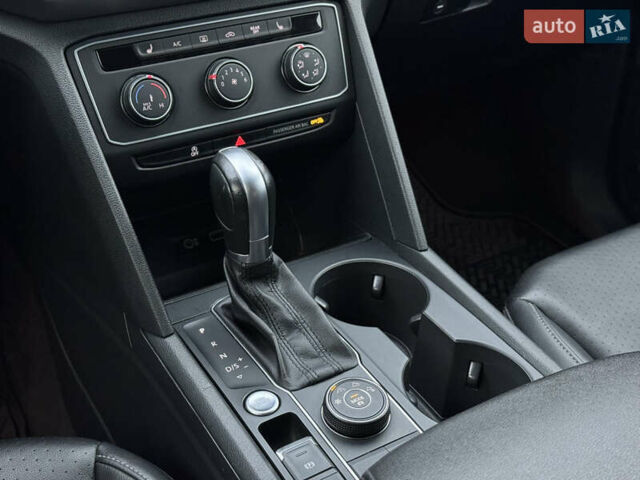 Серый Фольксваген Atlas, объемом двигателя 3.6 л и пробегом 129 тыс. км за 21900 $, фото 29 на Automoto.ua