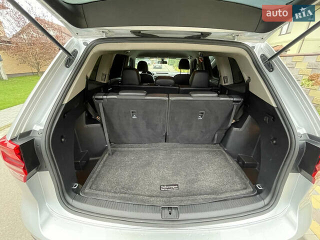 Серый Фольксваген Atlas, объемом двигателя 3.6 л и пробегом 87 тыс. км за 22900 $, фото 34 на Automoto.ua