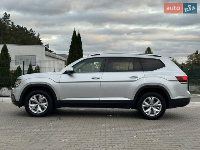 Серый Фольксваген Atlas, объемом двигателя 3.6 л и пробегом 129 тыс. км за 21900 $, фото 6 на Automoto.ua