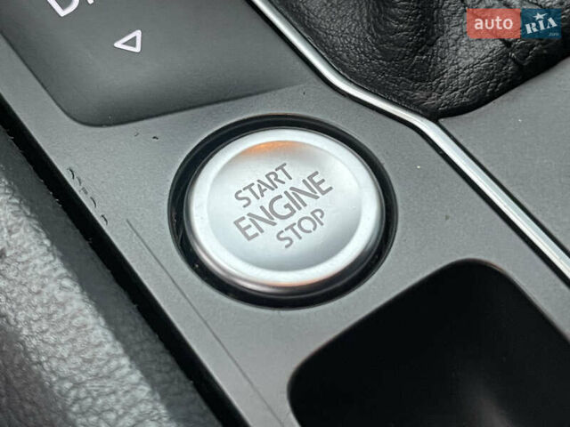 Серый Фольксваген Atlas, объемом двигателя 3.6 л и пробегом 87 тыс. км за 22900 $, фото 55 на Automoto.ua