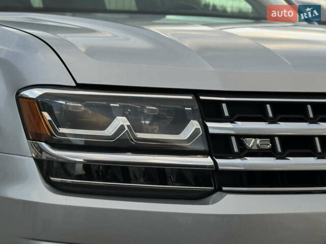 Серый Фольксваген Atlas, объемом двигателя 3.6 л и пробегом 129 тыс. км за 21900 $, фото 12 на Automoto.ua