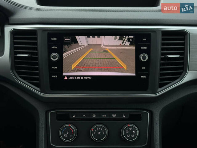 Серый Фольксваген Atlas, объемом двигателя 3.6 л и пробегом 129 тыс. км за 21900 $, фото 37 на Automoto.ua