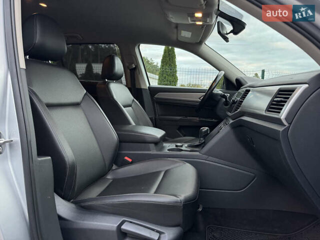 Серый Фольксваген Atlas, объемом двигателя 3.6 л и пробегом 129 тыс. км за 21900 $, фото 40 на Automoto.ua