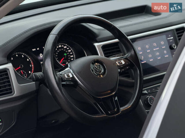 Серый Фольксваген Atlas, объемом двигателя 3.6 л и пробегом 129 тыс. км за 21900 $, фото 27 на Automoto.ua