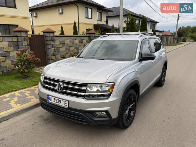 Серый Фольксваген Atlas, объемом двигателя 3.6 л и пробегом 87 тыс. км за 22900 $, фото 3 на Automoto.ua