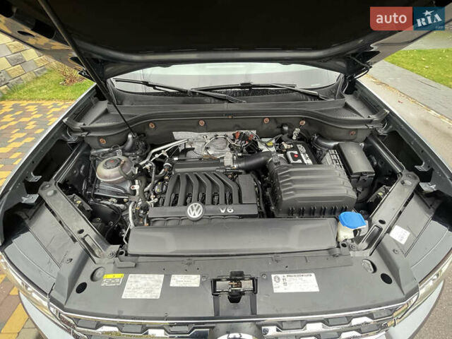 Серый Фольксваген Atlas, объемом двигателя 3.6 л и пробегом 74 тыс. км за 18999 $, фото 58 на Automoto.ua